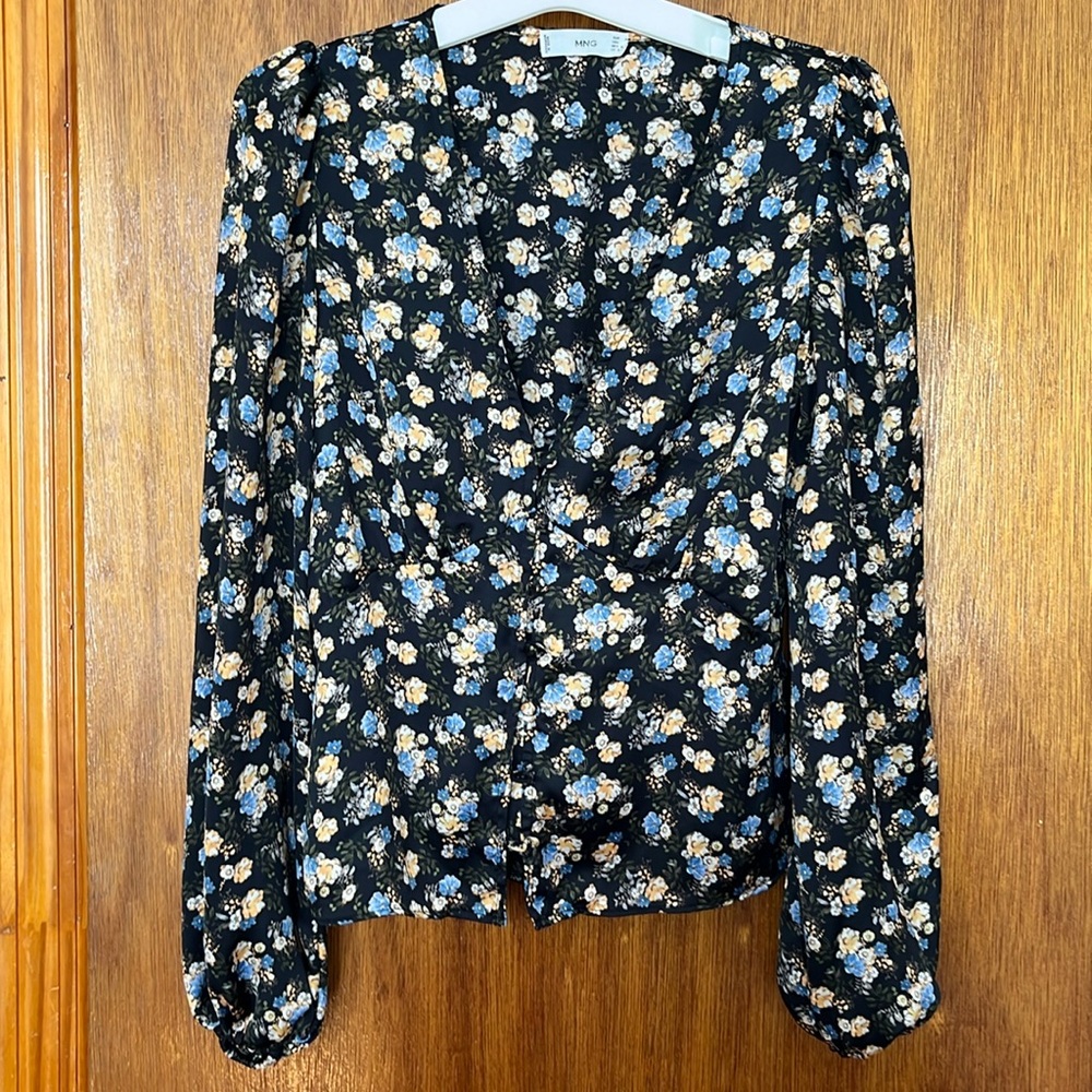 Mng satin black floral blouse